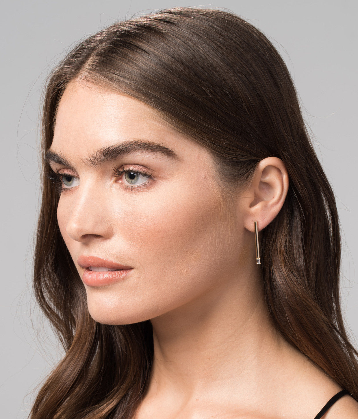 Medium Balance Earrings with Baguette Diamonds | White Gold